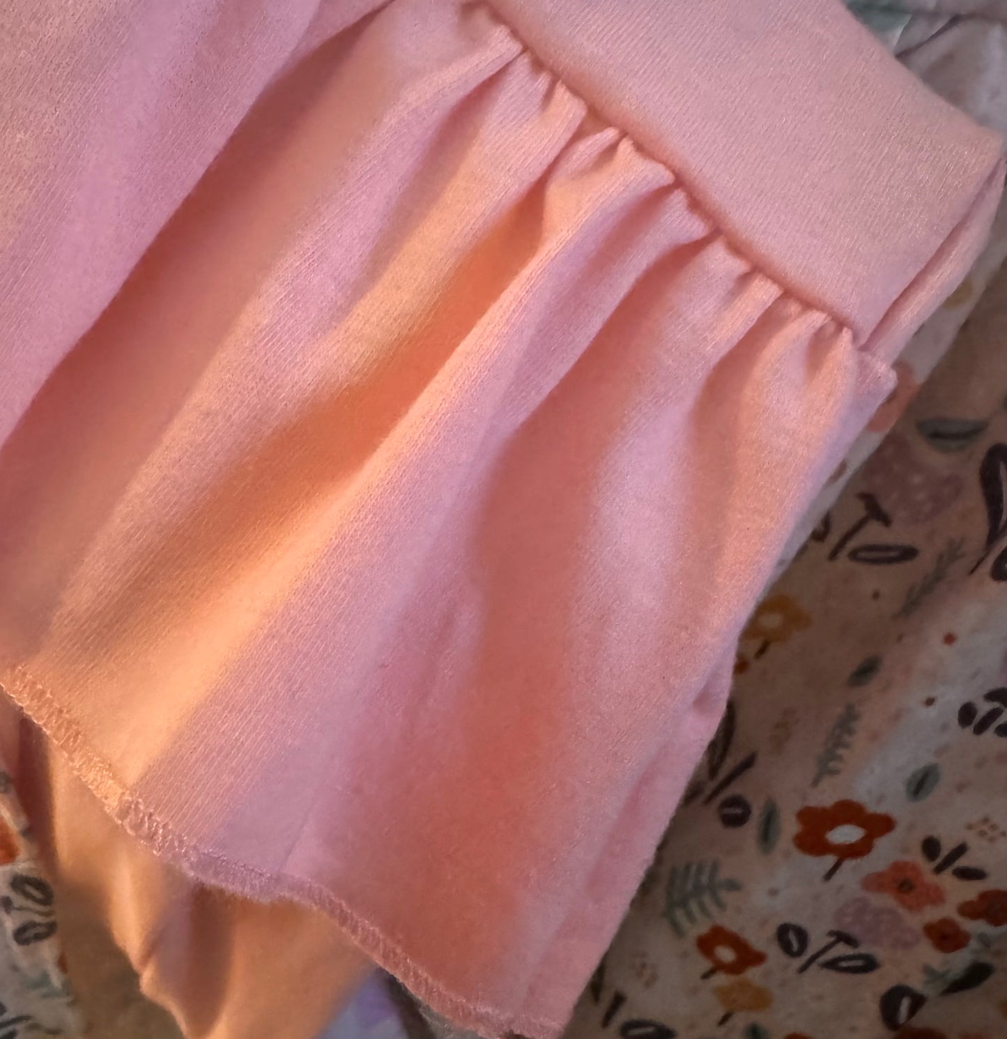 Floral Print/Ruffle Girl two piece set: Size 6