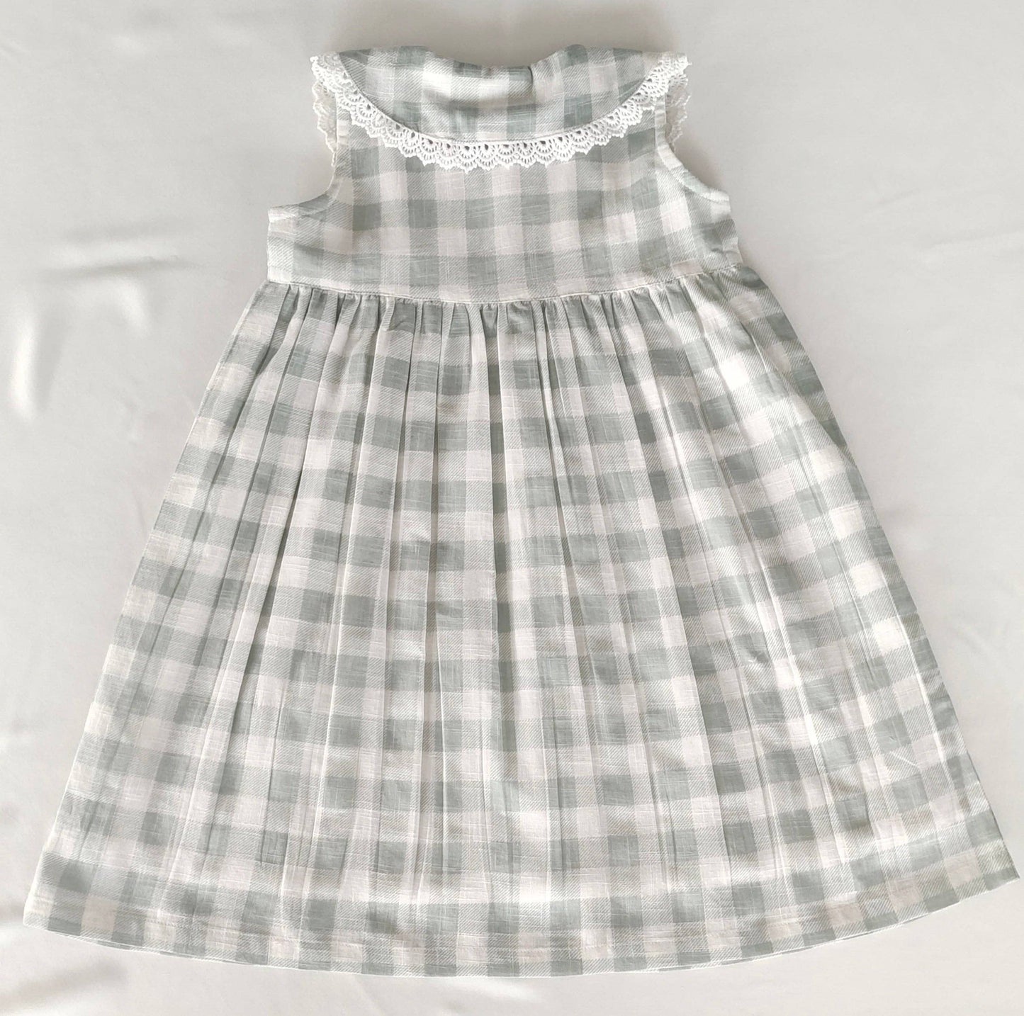 Sage Checks Dress with Delicate Lace Peter-Pan Collar (*Runs Big)