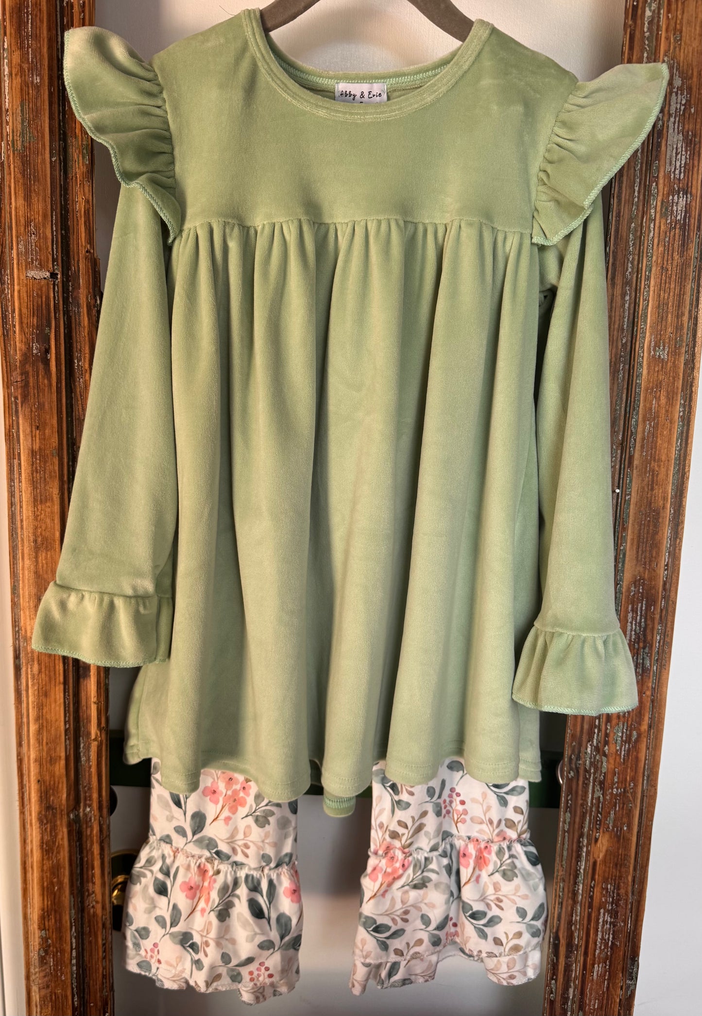Green floral velvet ruffle set